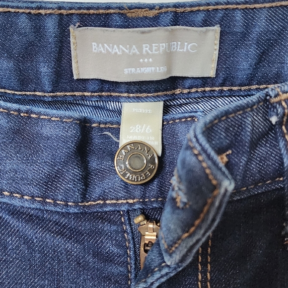 Like New Women's Banana Republic straight jeans. Size 6 petite - Picture 2 of 3